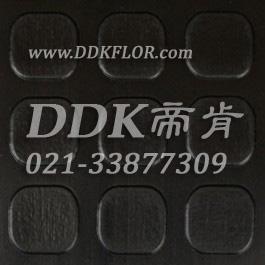 黑灰色地面防滑耐磨地膠樣板圖片，帝肯(DDK)_X600（KS系列|百勝）效果圖，凈化車間地板,工廠車間地膠,工廠車間地板革,無塵車間地板,車間pvc地板,車間用地板膠,車間塑膠地板,車間塑料防滑墊,車間地面膠皮,車間地膠墊,車間地毯,車間地板磚,車間地板,車間地墊,車間防滑地墊,車間防滑墊,車間防砸地板,食品車間地板,耐壓耐磨地毯,耐壓地板,耐磨防滑地板,耐磨地膠,耐酸堿pvc地板膠,耐酸堿地墊,耐酸堿地毯,耐酸堿膠墊,耐油防滑地墊,耐酸堿防腐蝕膠墊,耐磨地板,PVC地毯,pvc塑料地毯,廠房地毯,塑料防滑地毯,地面保護地毯,塑料地毯,塑膠地毯,工業(yè)地毯,工業(yè)塑料地毯,工業(yè)防滑地毯,工廠地毯,塑料橡膠地毯,橡膠地毯,橡膠防滑地毯,過道地毯,通道地毯,防滑地毯,靜音地毯,除塵地毯,防噪聲地毯,防滑毯,防水地毯,防噪音地毯,防塵地毯,防滑塑料毯,防污地毯,走道地毯,車庫塑料地毯,pvc防滑卷材,pvc塑膠地毯,pvc塑膠地板,工廠塑膠地板,工業(yè)塑膠地板,車庫塑膠地板,廠房防滑地膠,廠房地膠,地膠,圓點,工業(yè)地膠,工廠地膠,工廠地板膠,工廠地板,防酸堿地膠墊